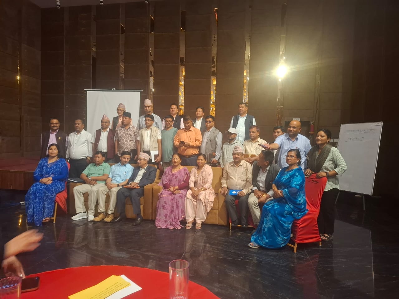 लुम्विनी प्रदेश अन्तर्गत जिल्लाका स्थानीय तहका प्रमुखहरुको लागी नीति योजना र कानुन तर्जुमा सम्बन्धी कार्यक्रम समापन समारोह फोटो सेसन